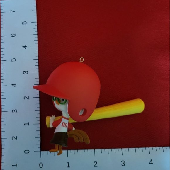 Hallmark Keepsake Ornament Disney Chicken Little 2005 - Picture 7 of 12